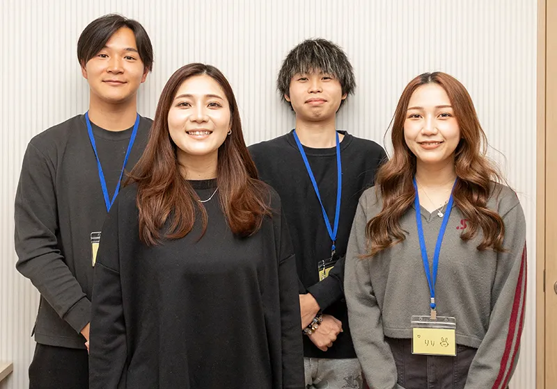 スタッフ集合写真